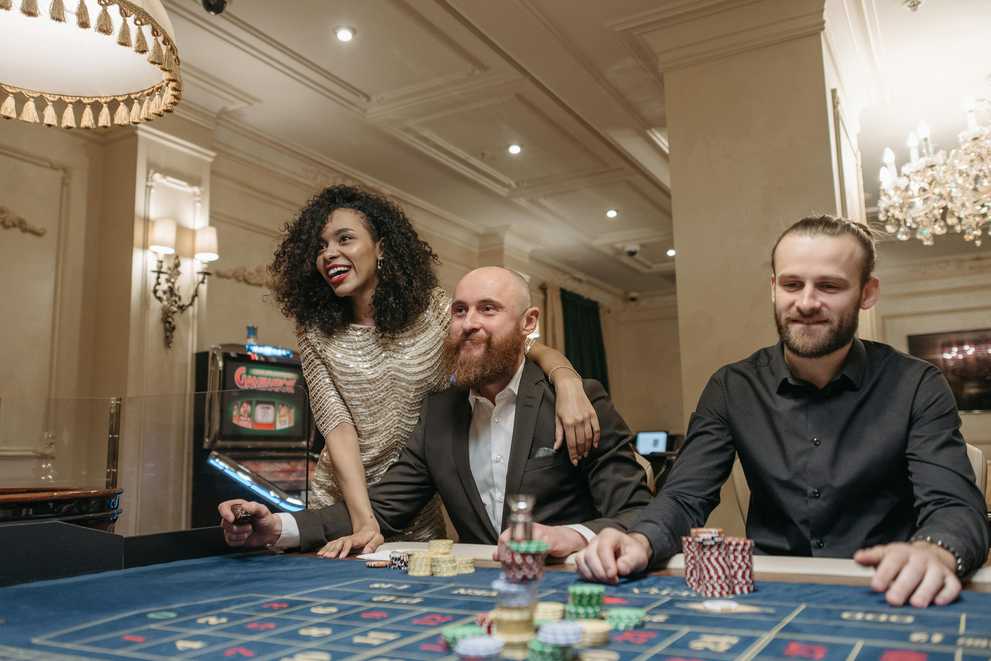 Differences Between Online and Land-Based Casinos
